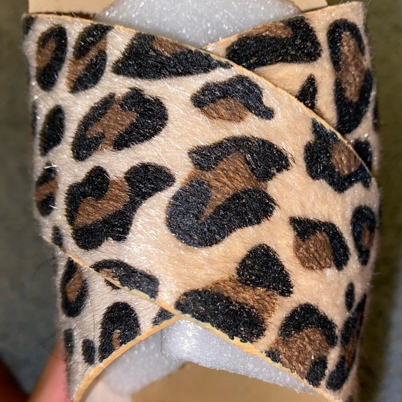 Leopard Platform Sandals - Picture 4 of 4